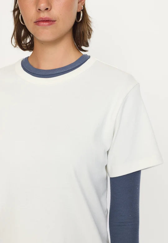 Hella T-shirt